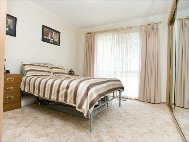 27 Tonelli Crescent, Mill Park VIC 3082