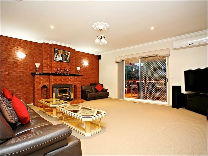 21 Henry Cable Court, Mill Park VIC 3082