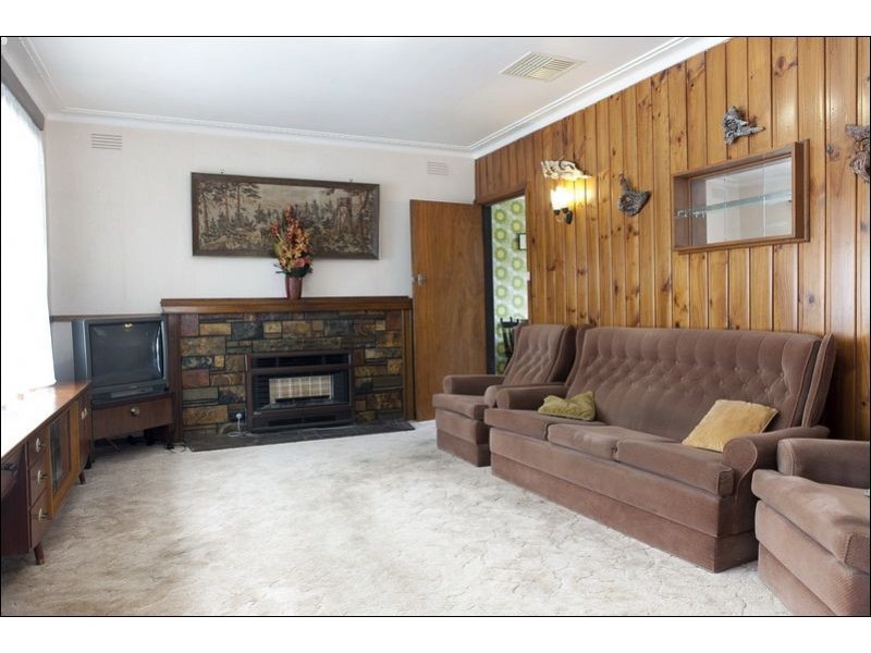 8 East Court, Lalor VIC 3075