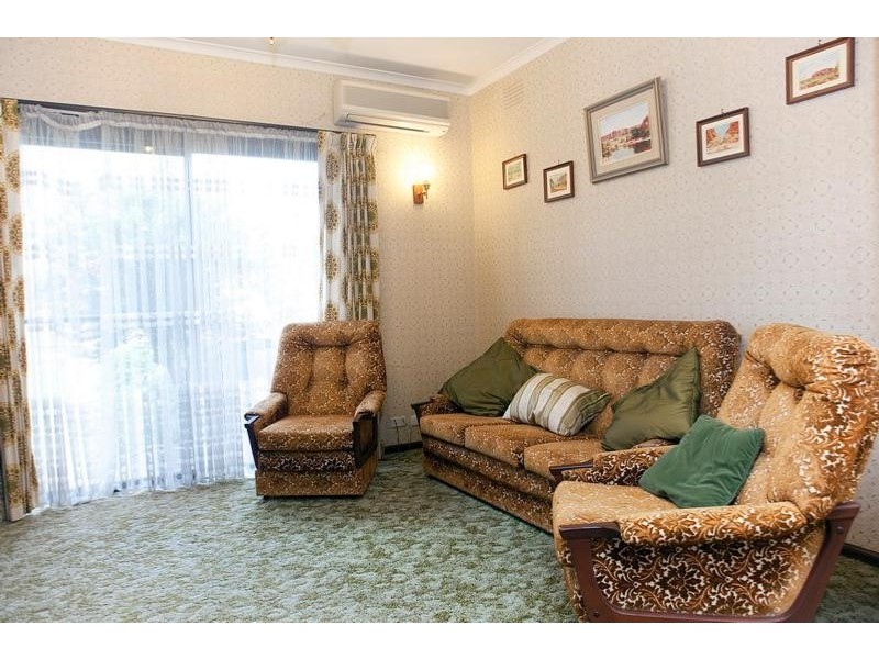 8 East Court, Lalor VIC 3075