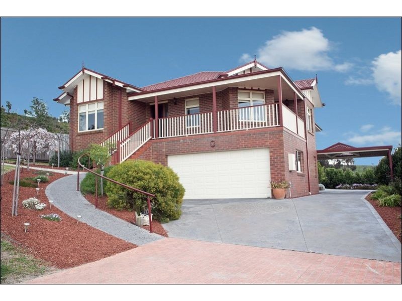 16 Rialton Rise, South Morang VIC 3752