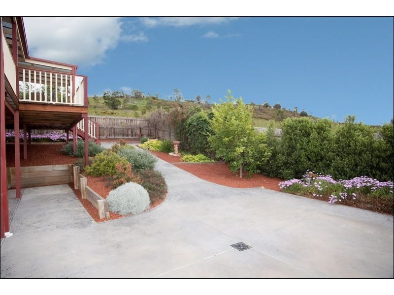 16 Rialton Rise, South Morang VIC 3752