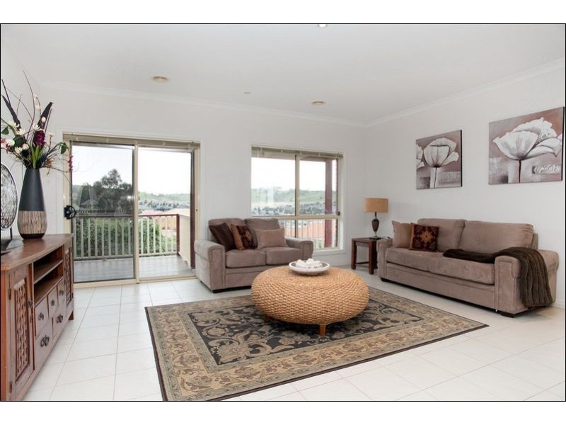 16 Rialton Rise, South Morang VIC 3752