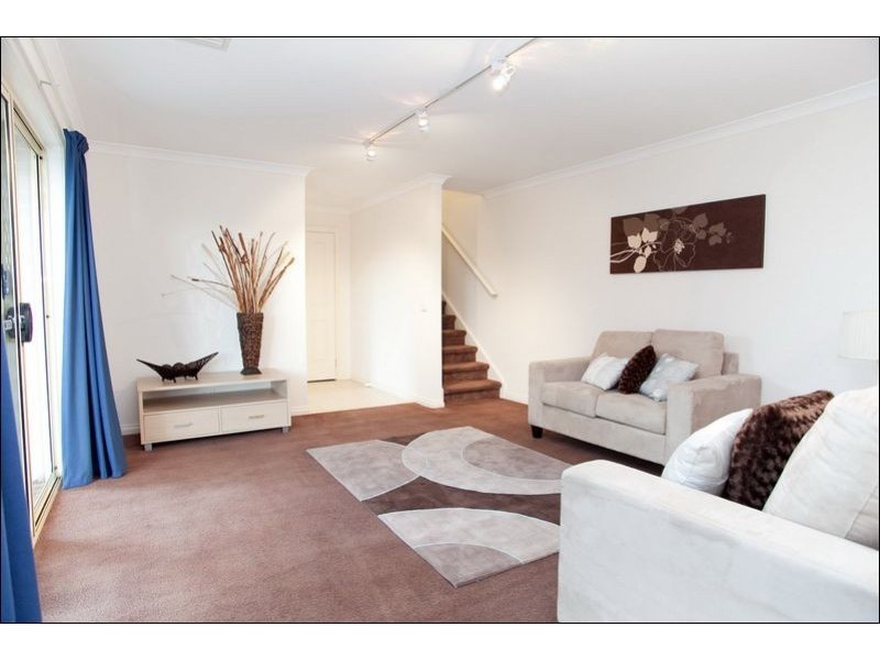 16 Rialton Rise, South Morang VIC 3752