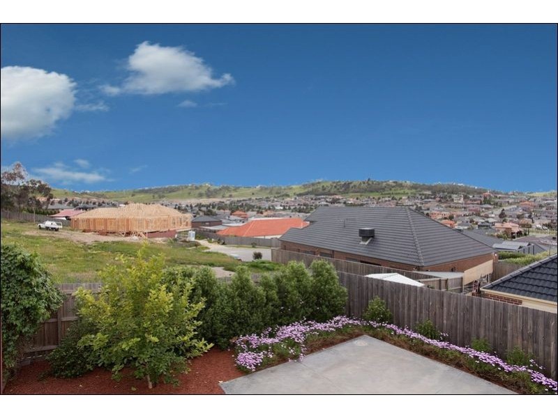 16 Rialton Rise, South Morang VIC 3752