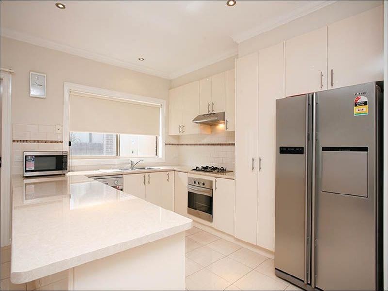 11 Benaroon Drive, Lalor VIC 3075