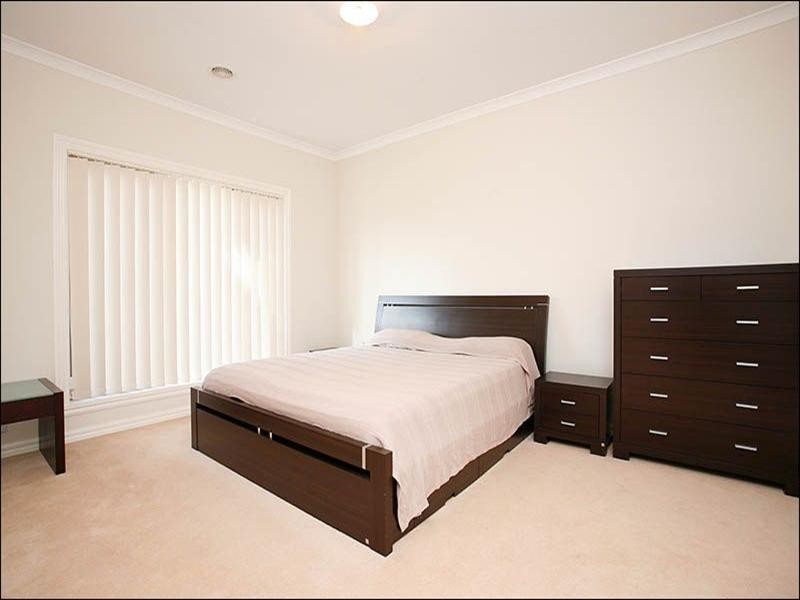 11 Benaroon Drive, Lalor VIC 3075