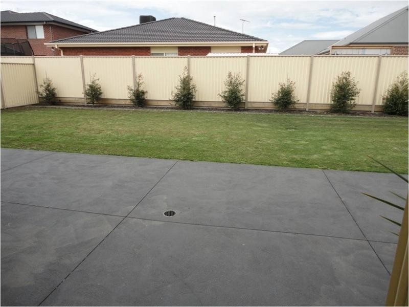 35 Greenfields Drive, Epping VIC 3076