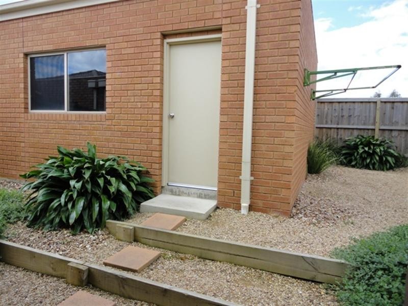 9 Glover Street, Epping VIC 3076