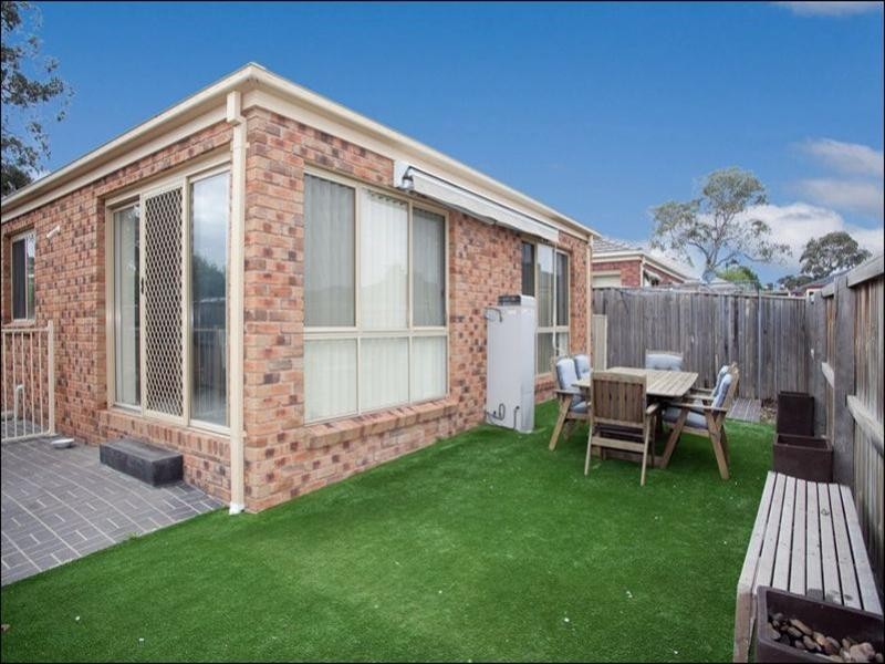 25 Featherpark Terrace, South Morang VIC 3752