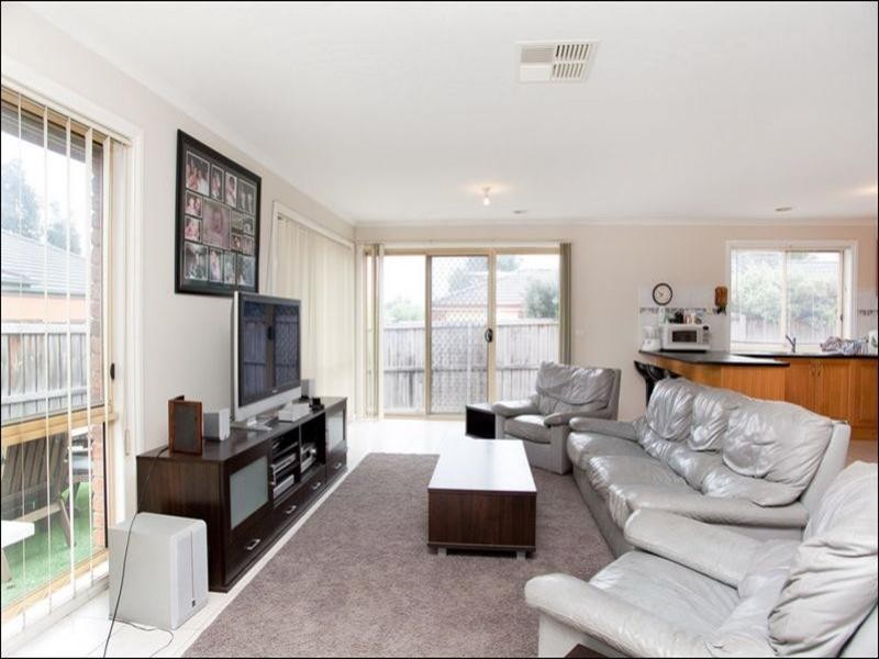 25 Featherpark Terrace, South Morang VIC 3752