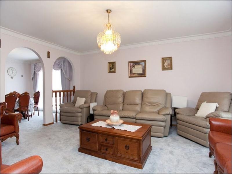 21 Padstum Avenue, Lalor VIC 3075