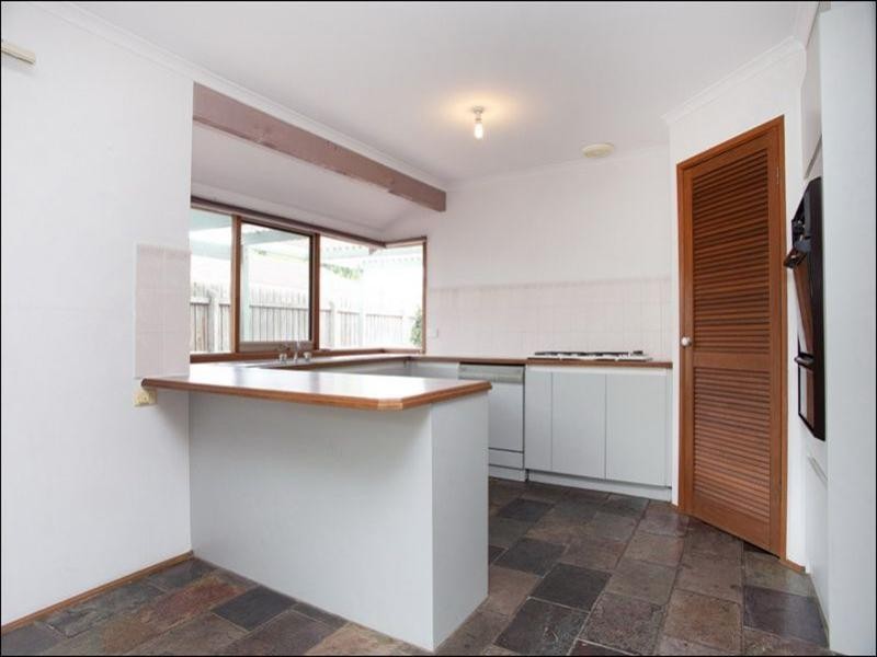 43 Hobson Crescent, Mill Park VIC 3082