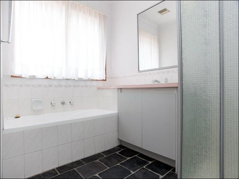 43 Hobson Crescent, Mill Park VIC 3082