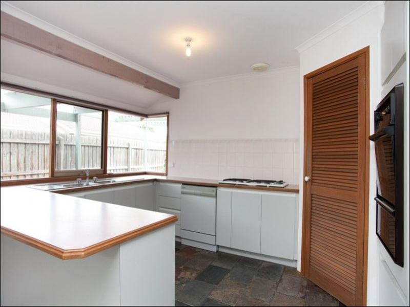 43 Hobson Crescent, Mill Park VIC 3082