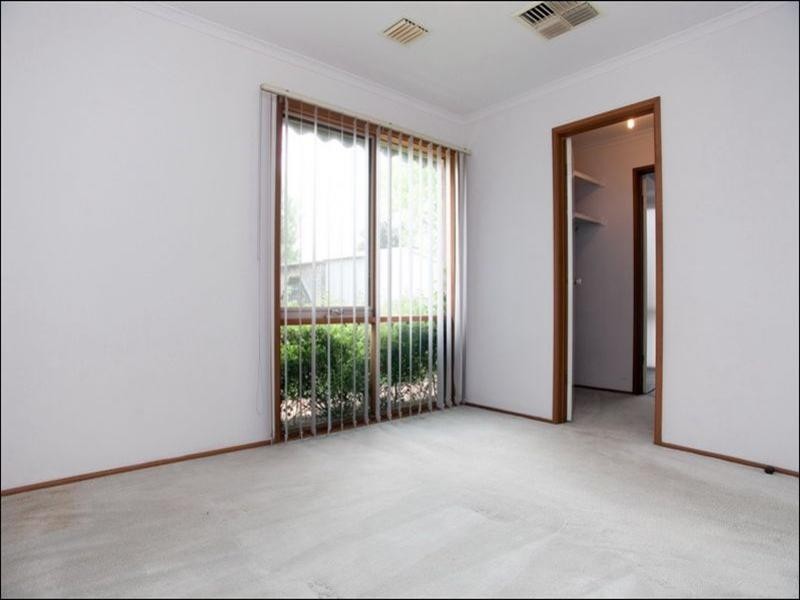 43 Hobson Crescent, Mill Park VIC 3082