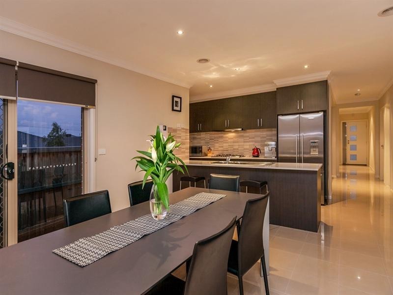 2 Cabarita Cresent, South Morang VIC 3752