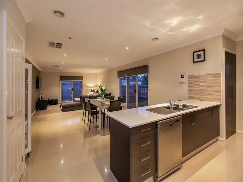 2 Cabarita Cresent, South Morang VIC 3752