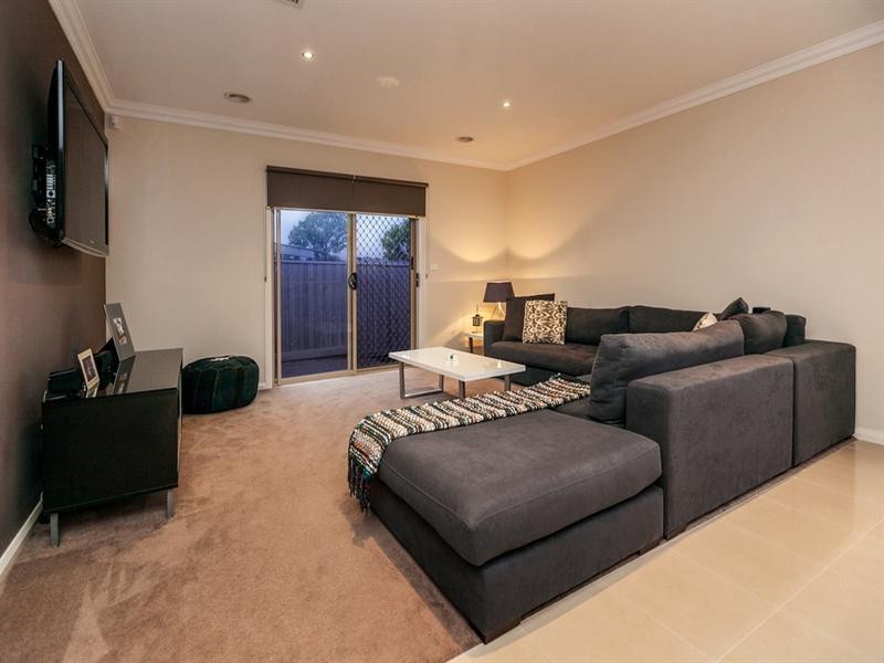 2 Cabarita Cresent, South Morang VIC 3752