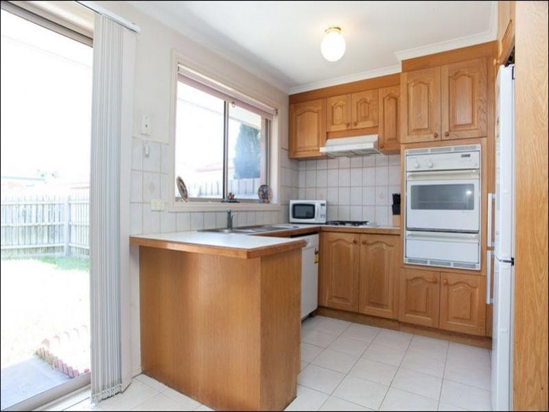 1/7 Bradley Drive, Mill Park VIC 3082