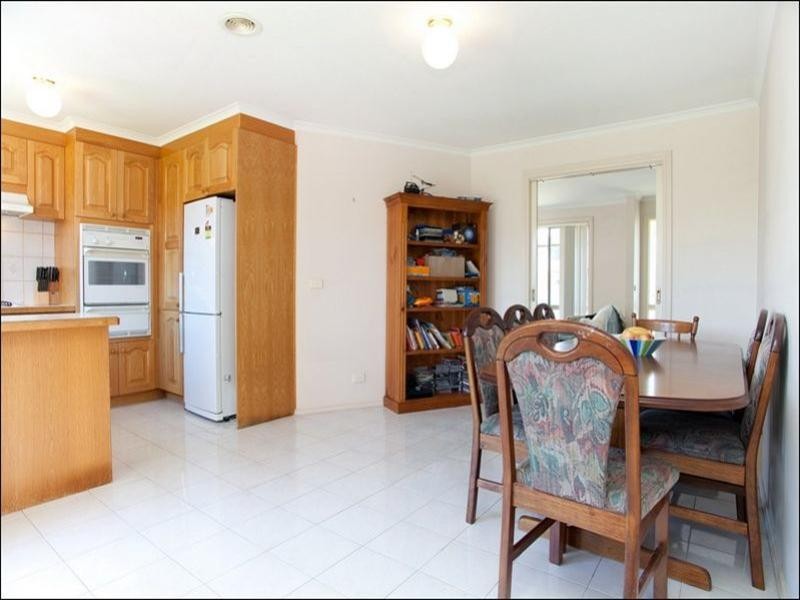 1/7 Bradley Drive, Mill Park VIC 3082