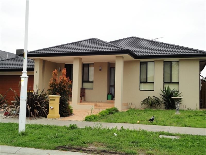 5 Beringarra Street, South Morang VIC 3752