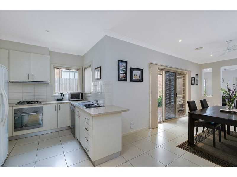 33 Whitelight Avenue, Epping VIC 3076