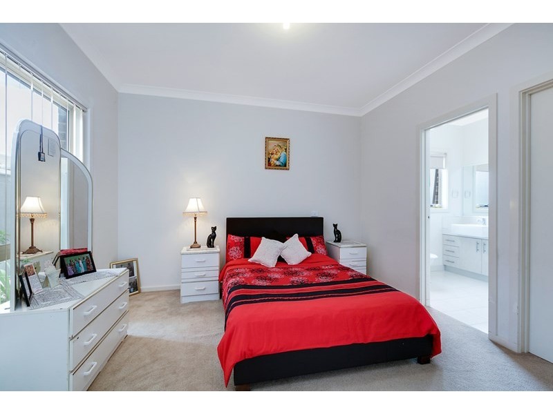 33 Whitelight Avenue, Epping VIC 3076