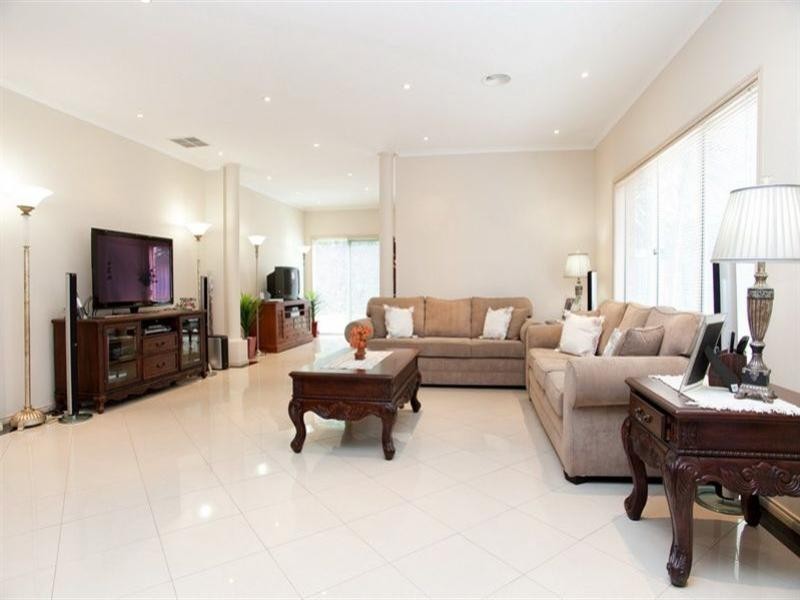 18 Gravlier Way, South Morang VIC 3752