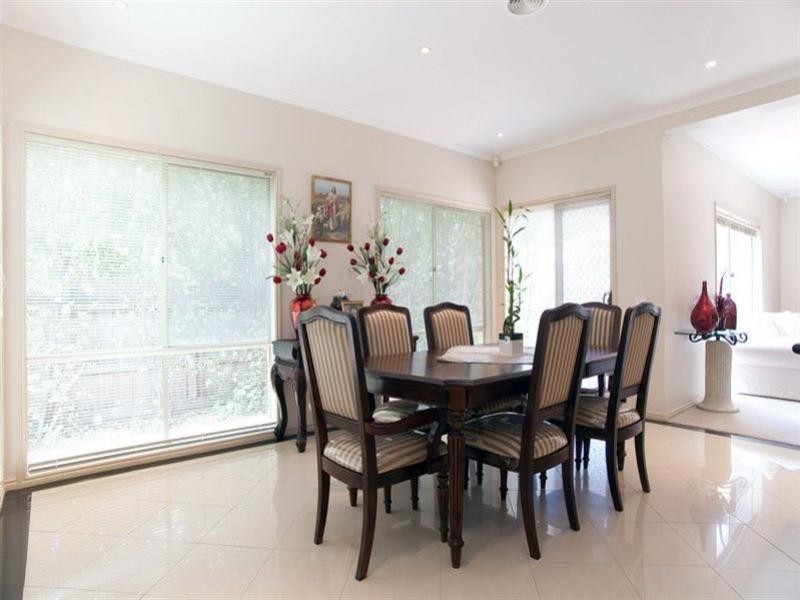 18 Gravlier Way, South Morang VIC 3752