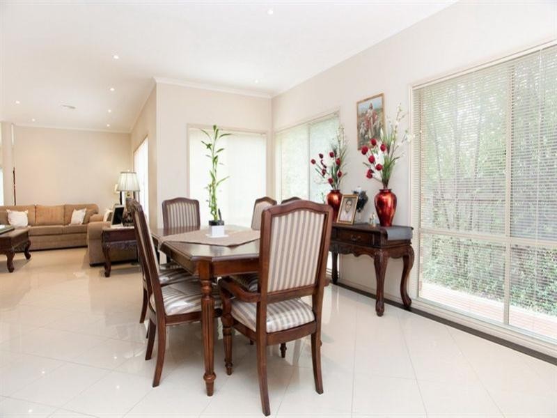 18 Gravlier Way, South Morang VIC 3752