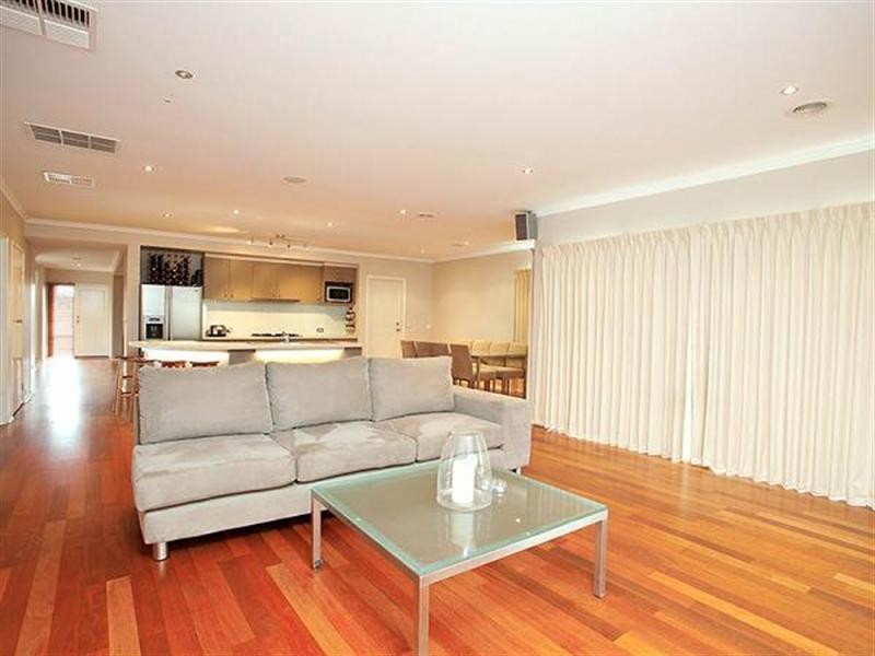 19 Glenshire Grove, Doreen VIC 3754