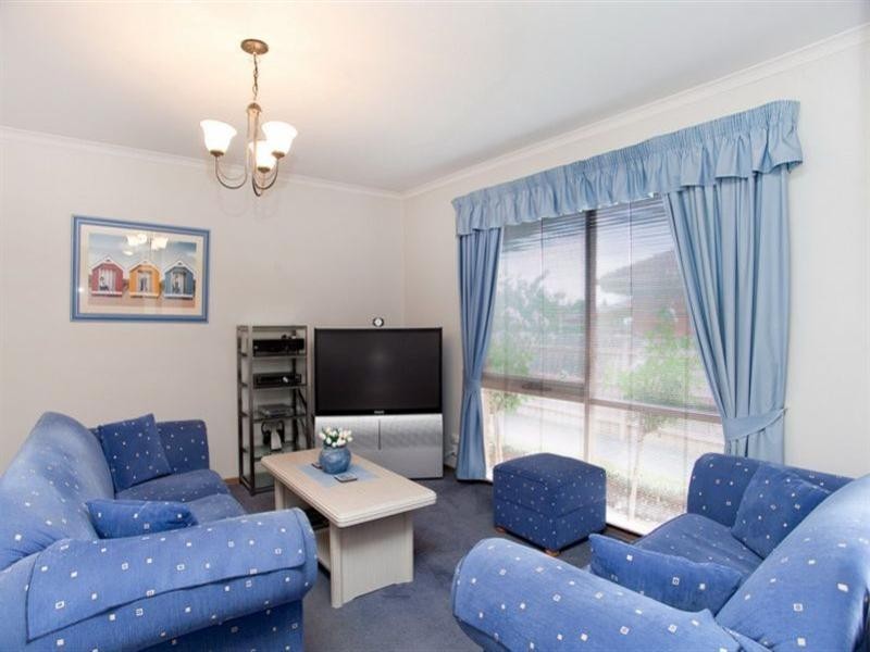 27 Pickworth Drive, Mill Park VIC 3082