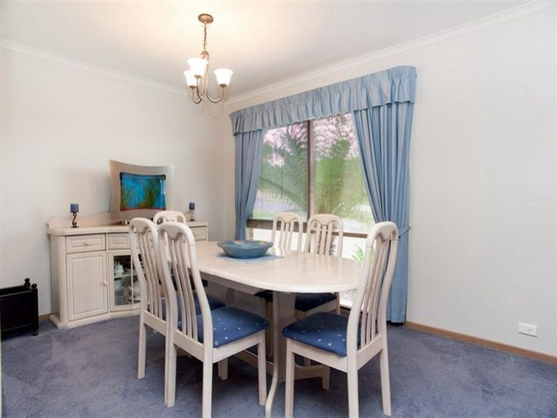 27 Pickworth Drive, Mill Park VIC 3082