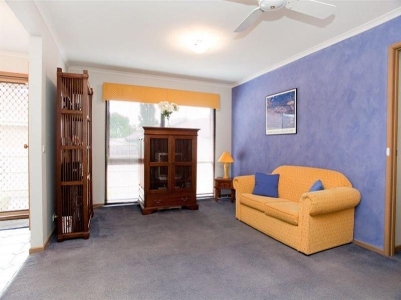 27 Pickworth Drive, Mill Park VIC 3082