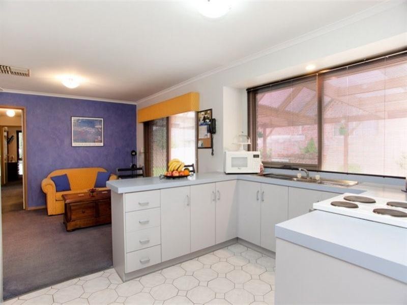 27 Pickworth Drive, Mill Park VIC 3082