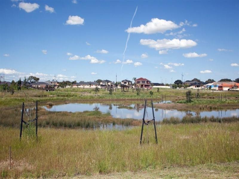 6 Greenfields Drive, Epping VIC 3076