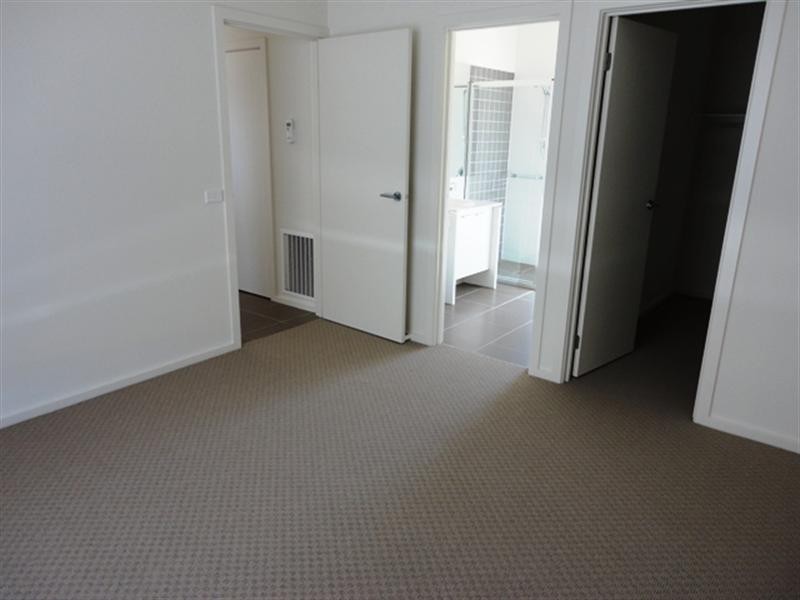 28 Cascade Crescent, Epping VIC 3076