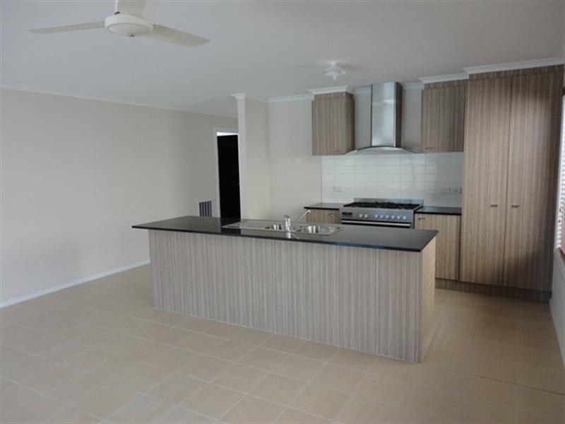 5 Starlight Gardens, Epping VIC 3076