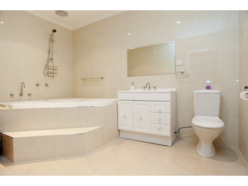 7 Brabham Drive, Mill Park VIC 3082