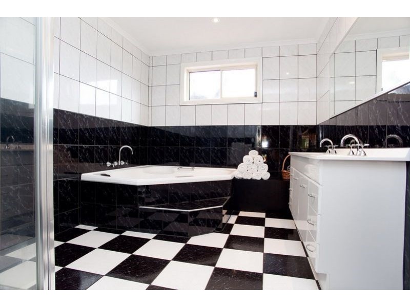 7 Brabham Drive, Mill Park VIC 3082