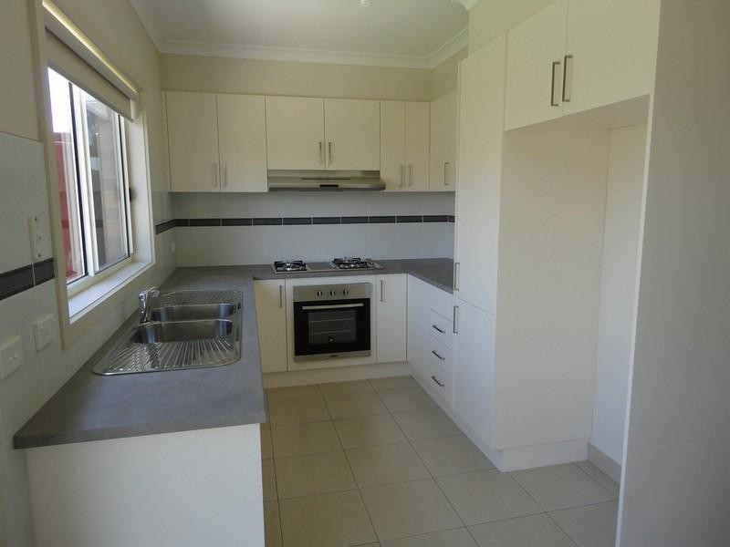 2/43 Derrick Street, Lalor VIC 3075