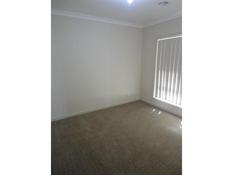 2/43 Derrick Street, Lalor VIC 3075