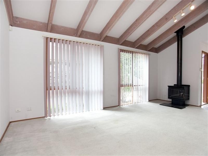 43 Hobson Crescent, Mill Park VIC 3082