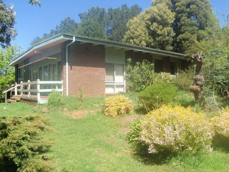 8 Lyrebird Drive, Kinglake West VIC 3757