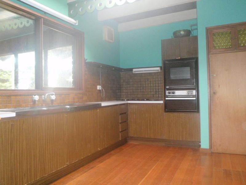 8 Lyrebird Drive, Kinglake West VIC 3757