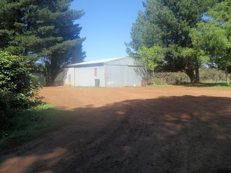 8 Lyrebird Drive, Kinglake West VIC 3757