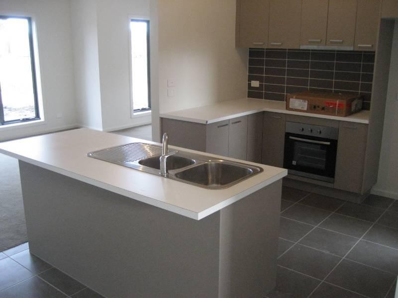 1/27 Glenorchy Way, South Morang VIC 3752