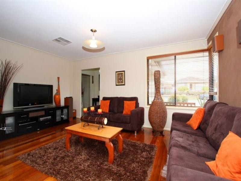 29 Banksia Avenue, Thomastown VIC 3074
