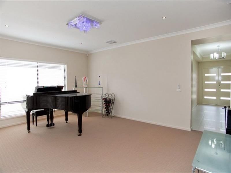 27 Quartz Grove, Epping VIC 3076